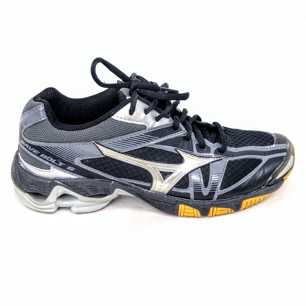 Mizuno /// Black and Silver Wave Bolt 6 Shoes